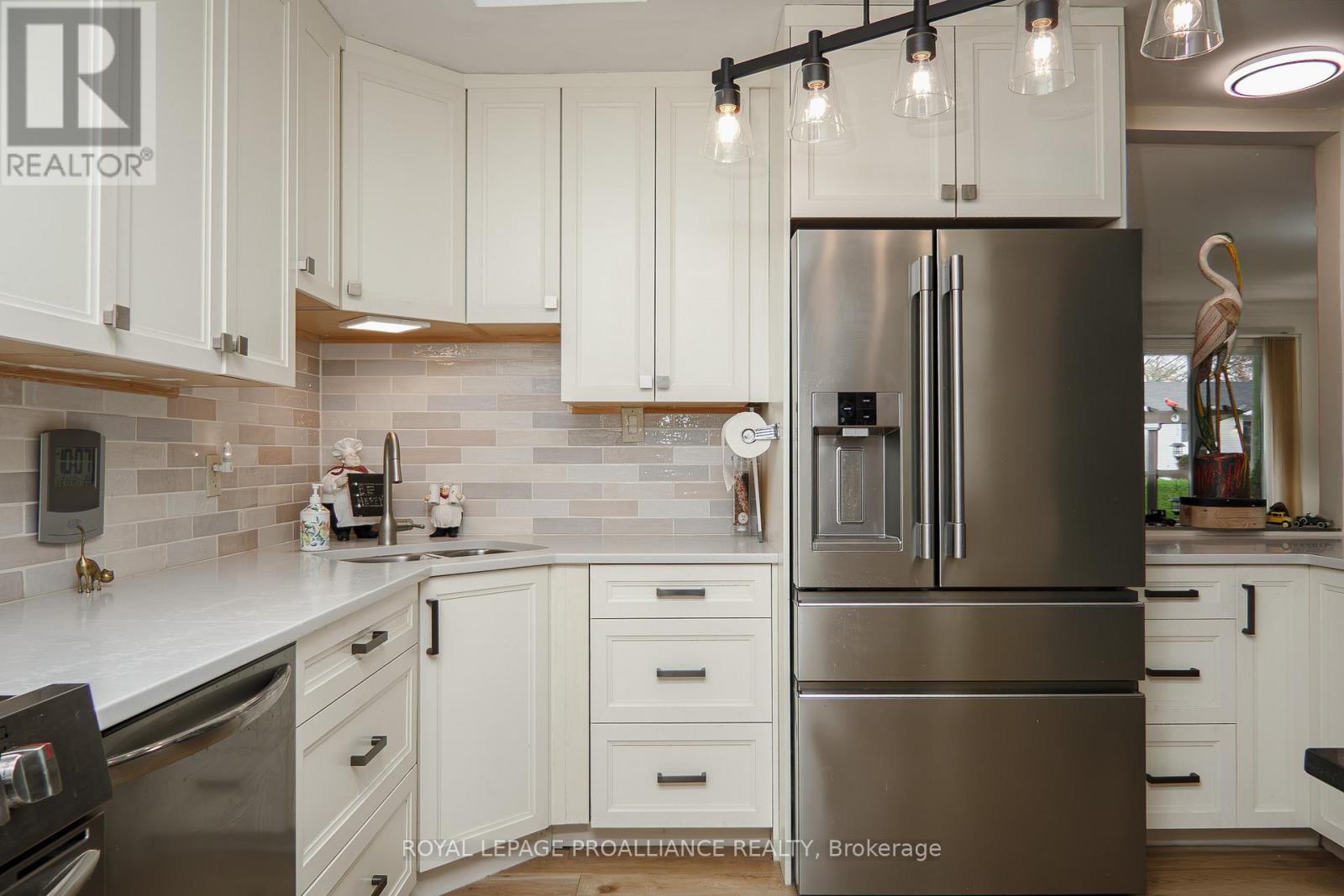 10 Devere Gardens, Quinte West, Ontario K8V 3M3 - Photo 13 - X12568994