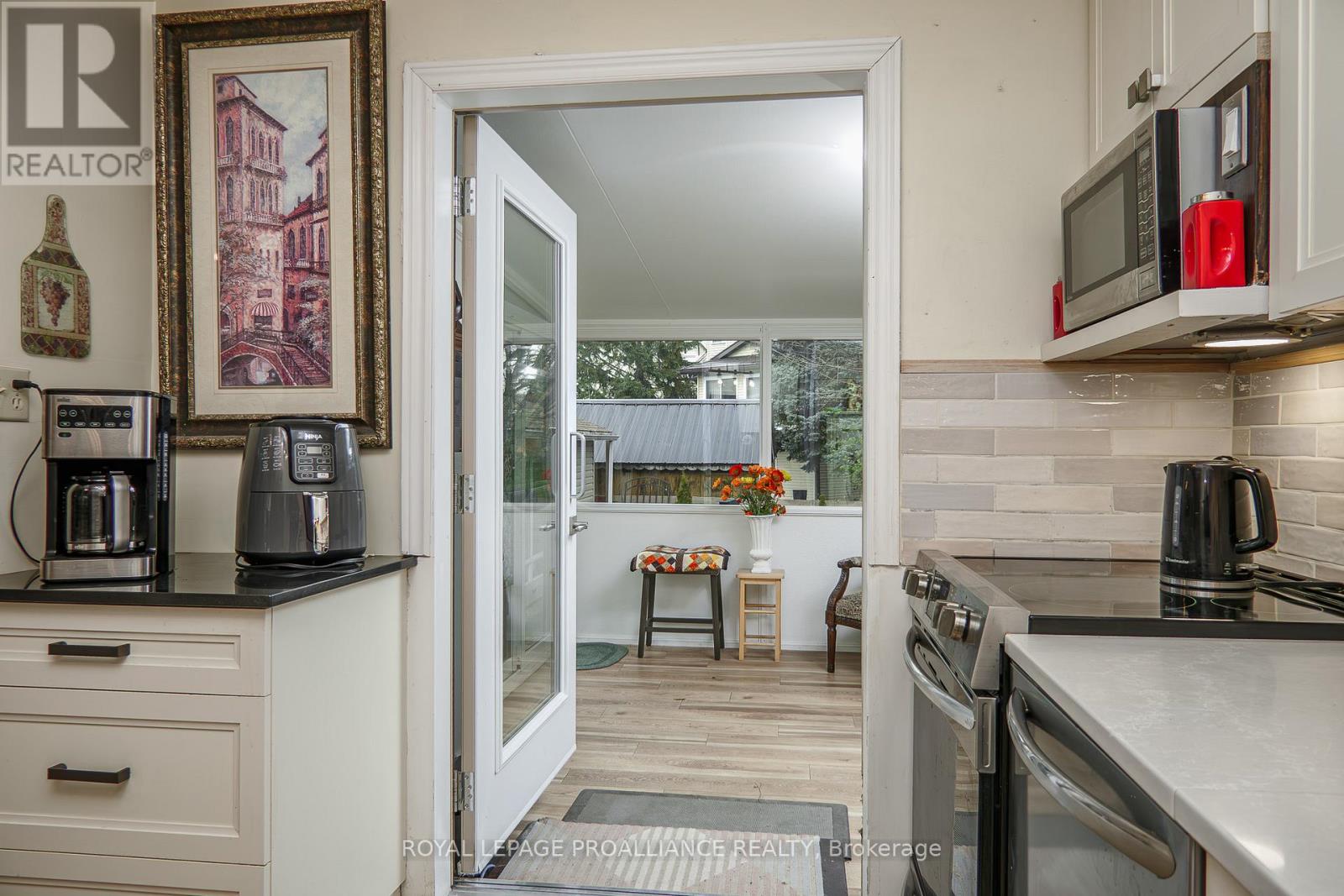 10 Devere Gardens, Quinte West, Ontario K8V 3M3 - Photo 15 - X12568994