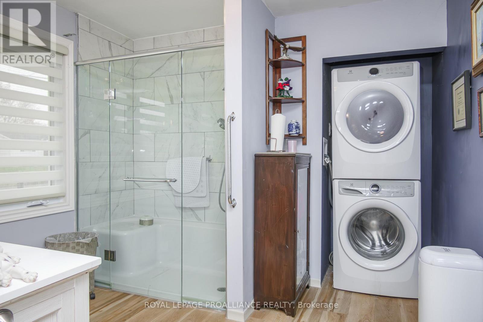 10 Devere Gardens, Quinte West, Ontario K8V 3M3 - Photo 19 - X12568994