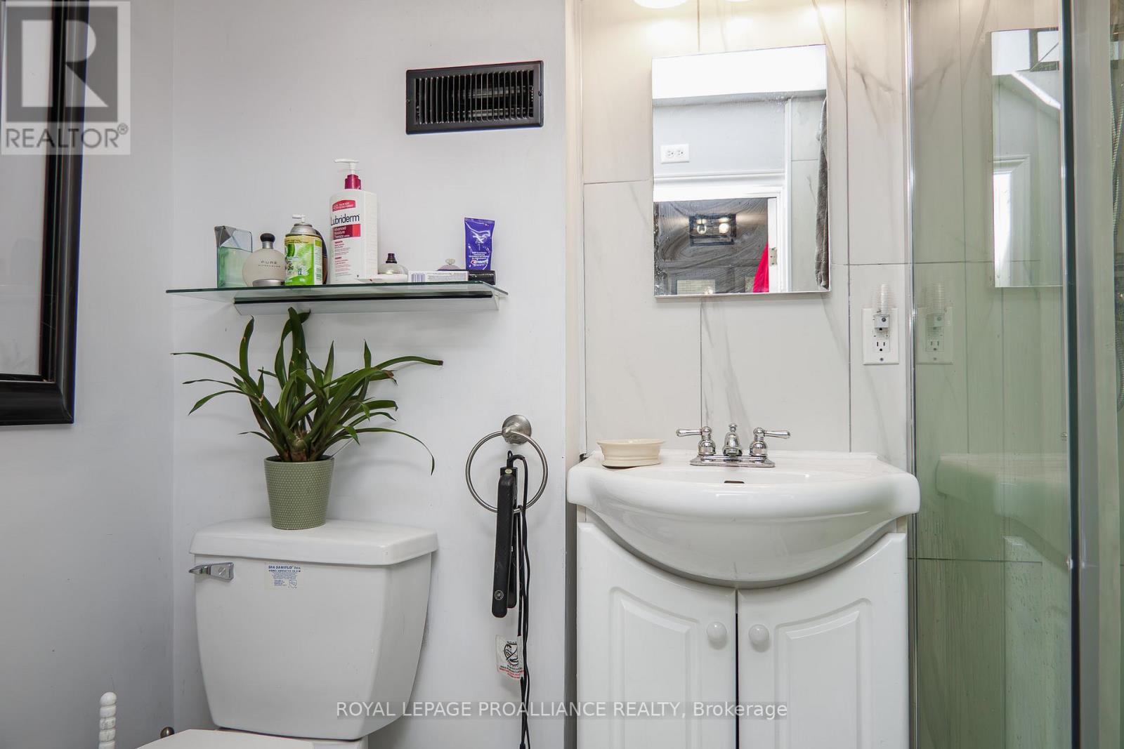 10 Devere Gardens, Quinte West, Ontario K8V 3M3 - Photo 27 - X12568994