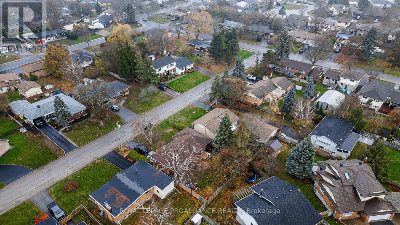 10 Devere Gardens, Quinte West, Ontario K8V 3M3 - Photo 33 - X12568994