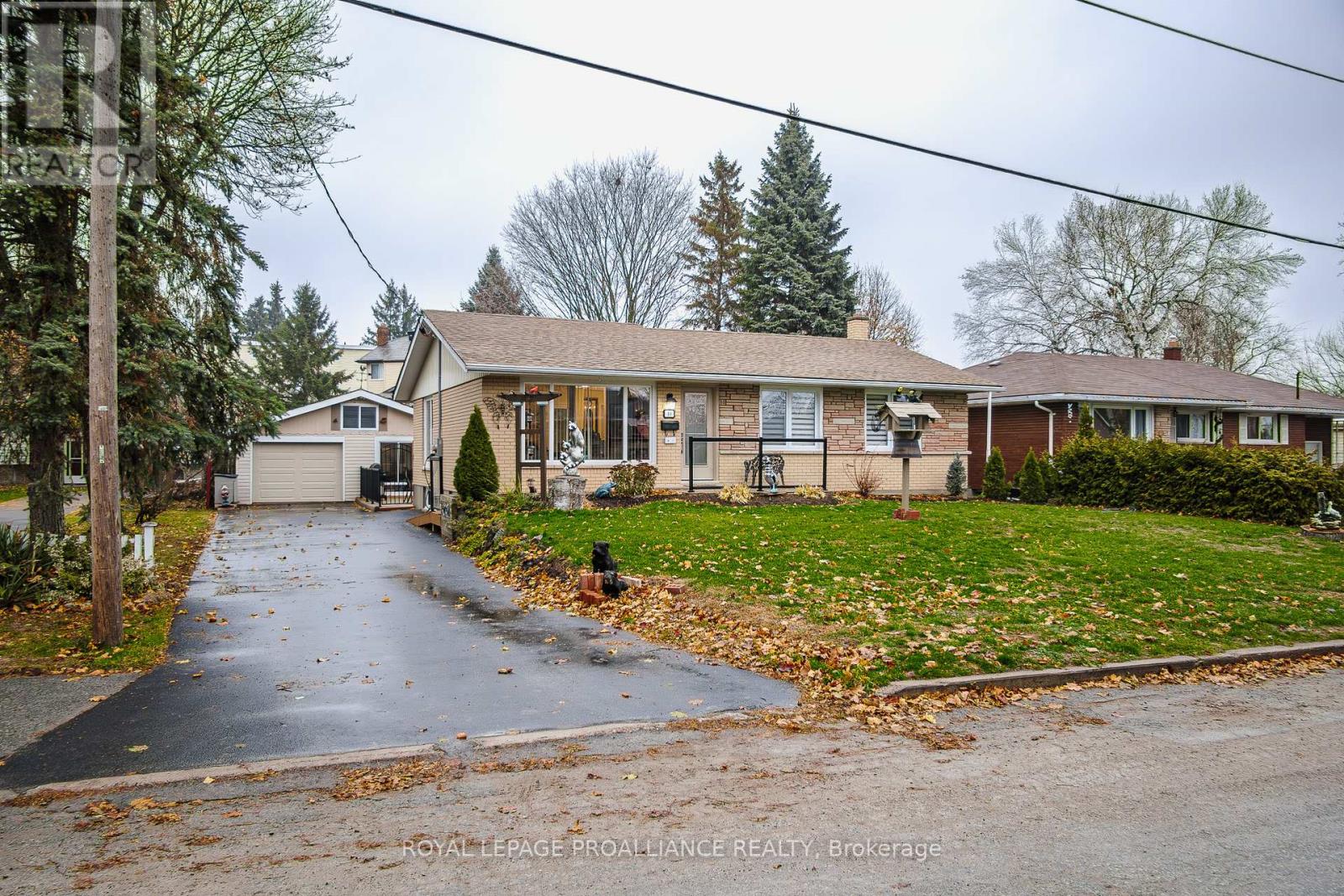 10 Devere Gardens, Quinte West, Ontario K8V 3M3 - Photo 37 - X12568994