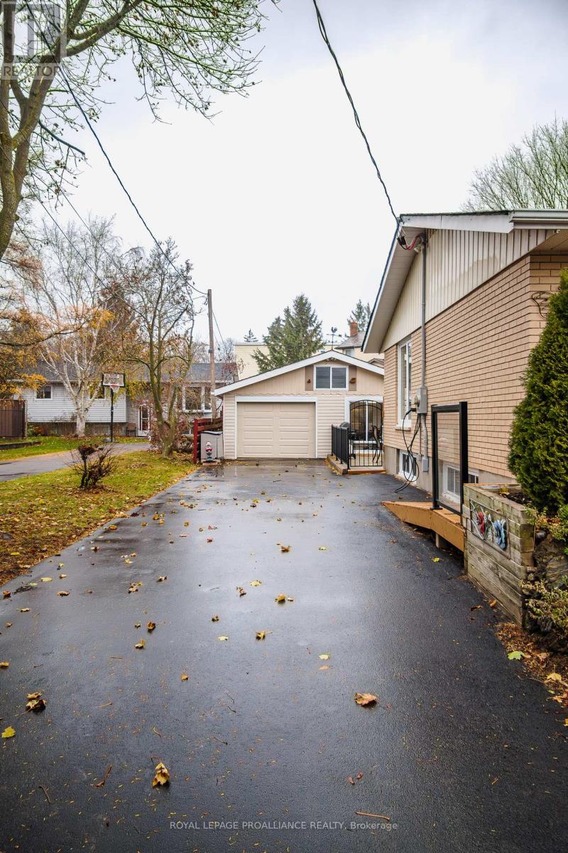 10 Devere Gardens, Quinte West, Ontario K8V 3M3 - Photo 40 - X12568994