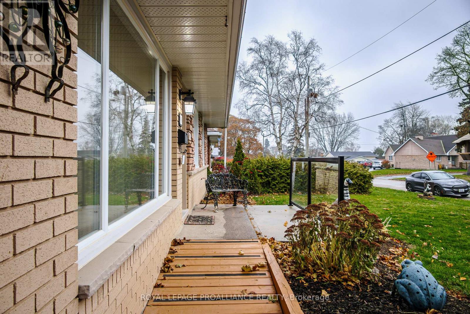 10 Devere Gardens, Quinte West, Ontario K8V 3M3 - Photo 42 - X12568994