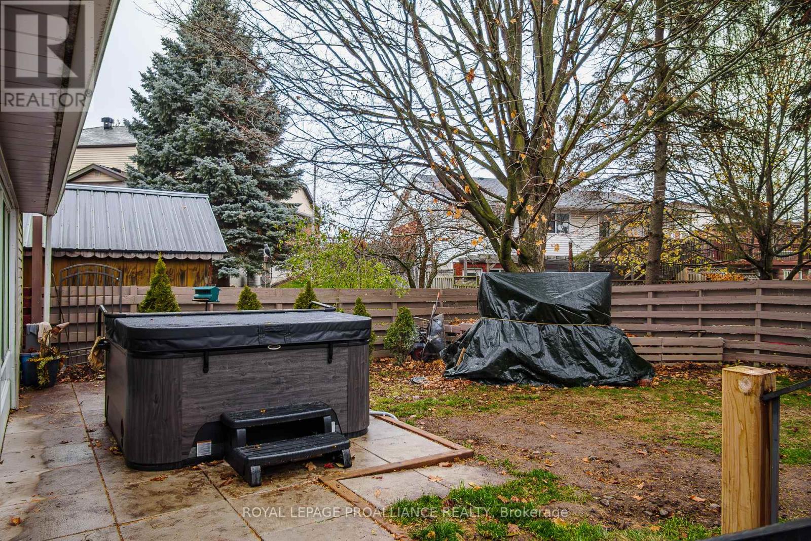 10 Devere Gardens, Quinte West, Ontario K8V 3M3 - Photo 46 - X12568994