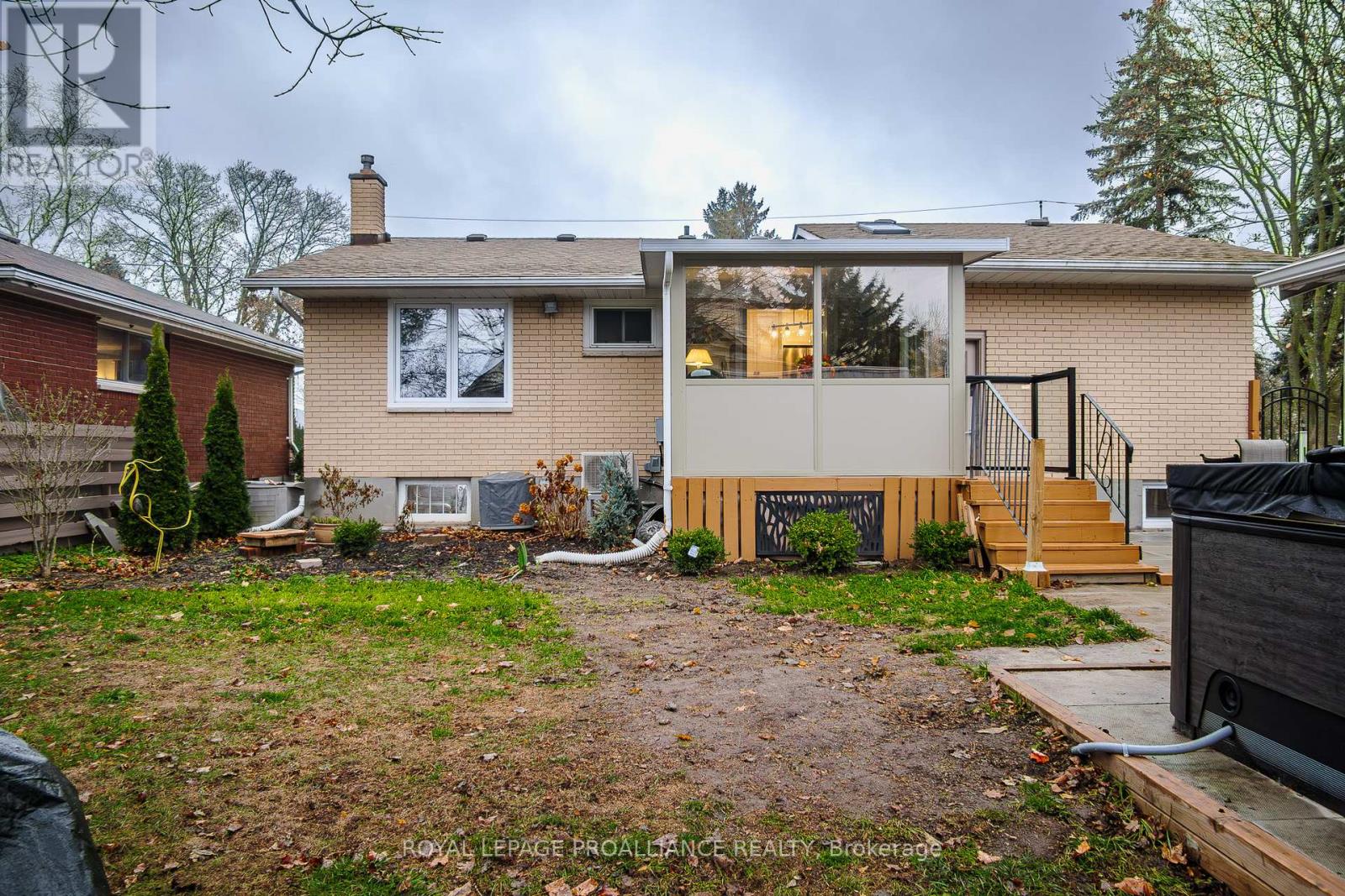 10 Devere Gardens, Quinte West, Ontario K8V 3M3 - Photo 47 - X12568994