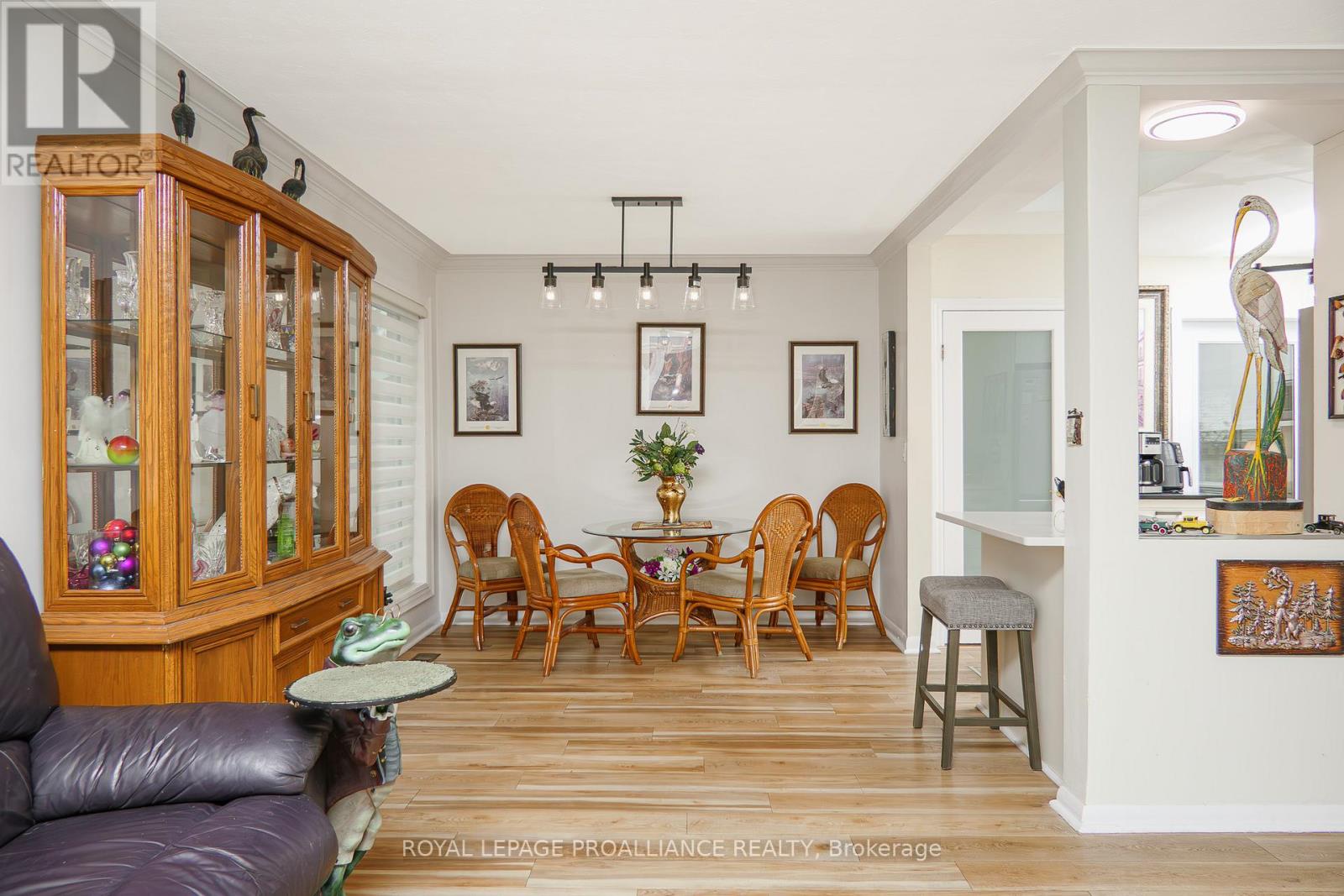 10 Devere Gardens, Quinte West, Ontario K8V 3M3 - Photo 6 - X12568994