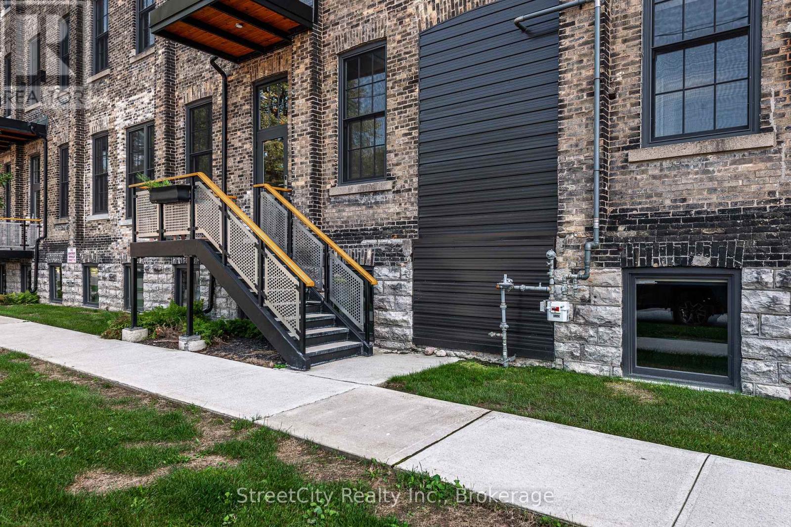 104 - 245 Downie Street, Stratford, Ontario  N5A 1X5 - Photo 4 - X12394270