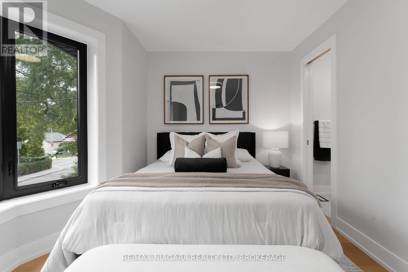 853 Sammon Avenue, Toronto, Ontario  M4C 2E9 - Photo 26 - E12568972