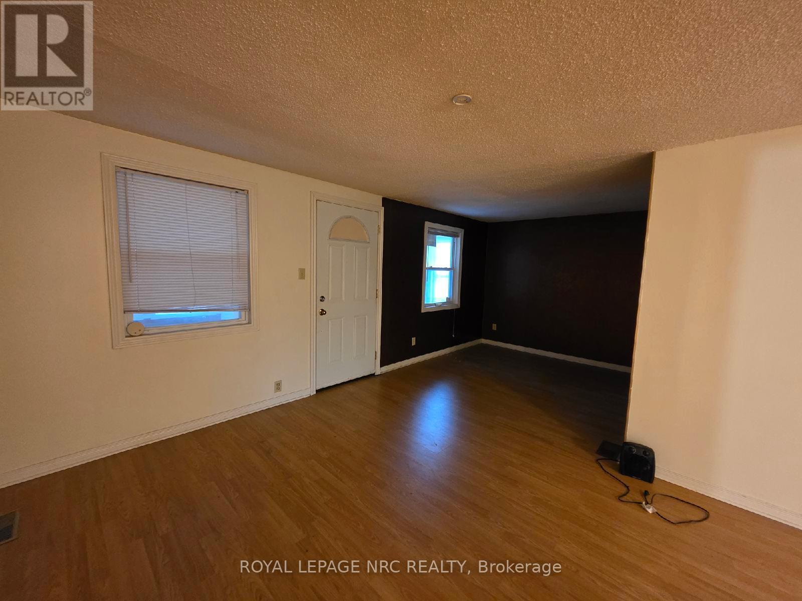 6414 Taylor Street, Niagara Falls, Ontario  L2G 2G1 - Photo 8 - X12568978