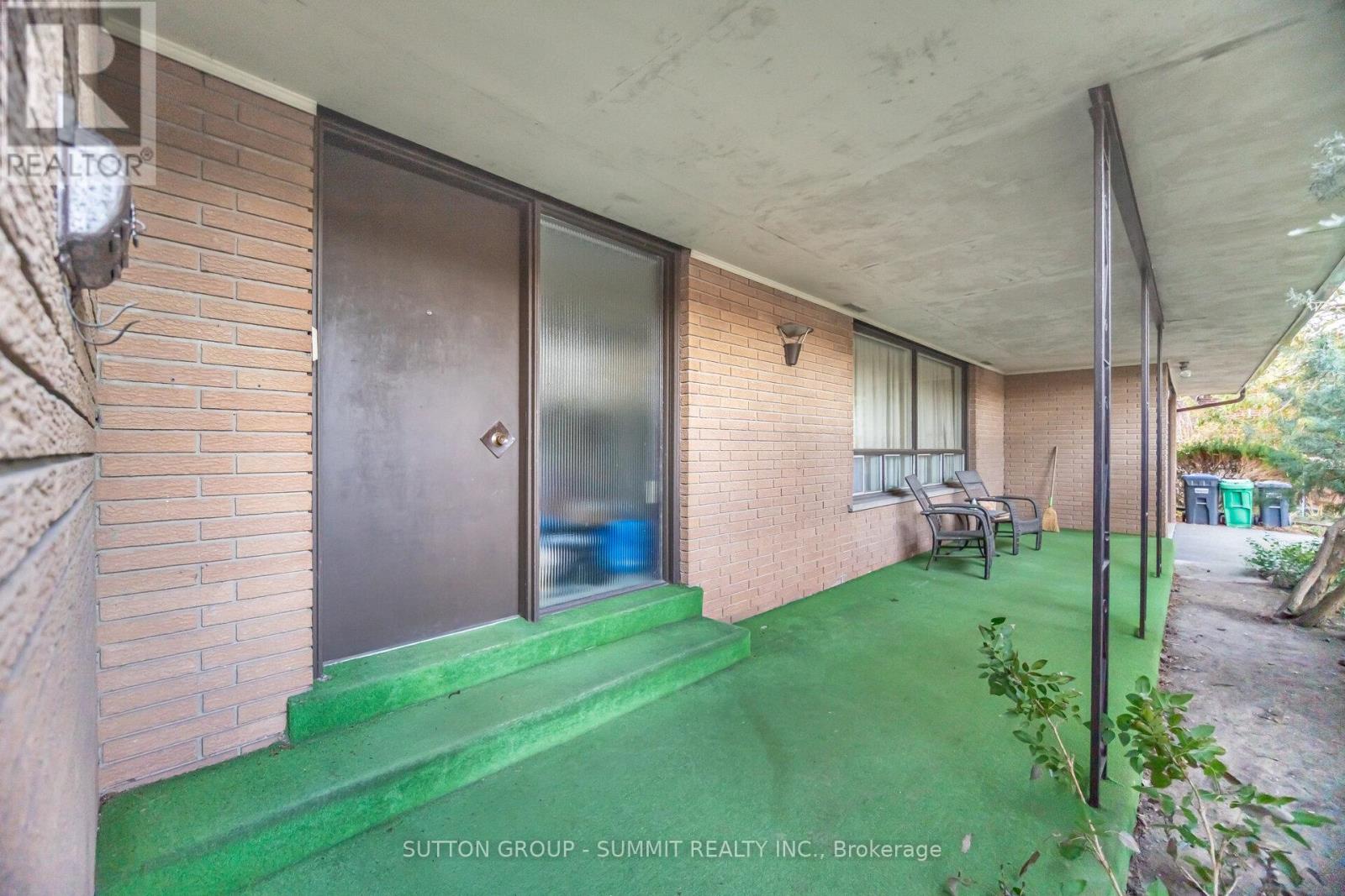 2264 Courrier Lane, Mississauga, Ontario  L5C 1V2 - Photo 8 - W12568394