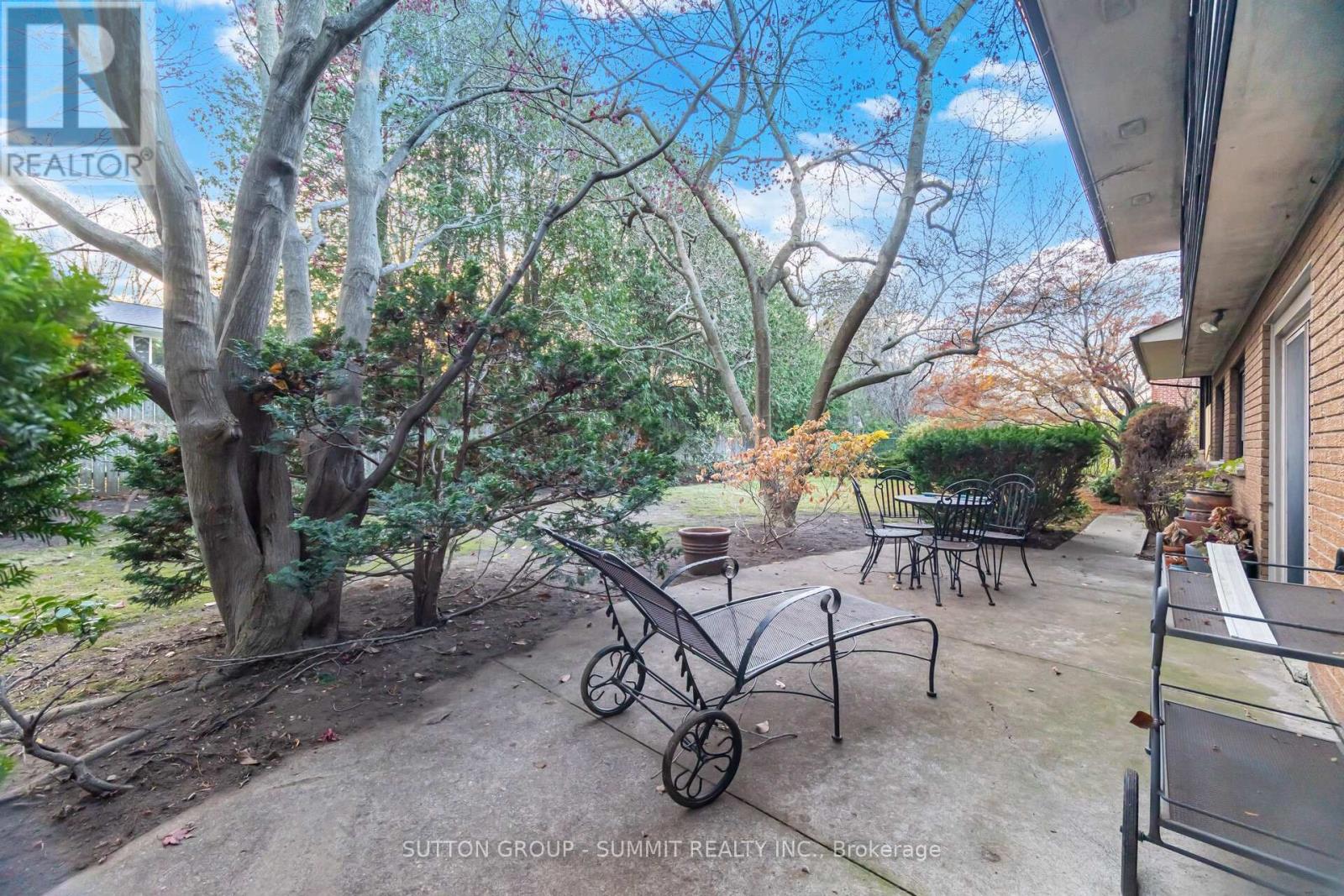 2264 Courrier Lane, Mississauga, Ontario  L5C 1V2 - Photo 11 - W12568394