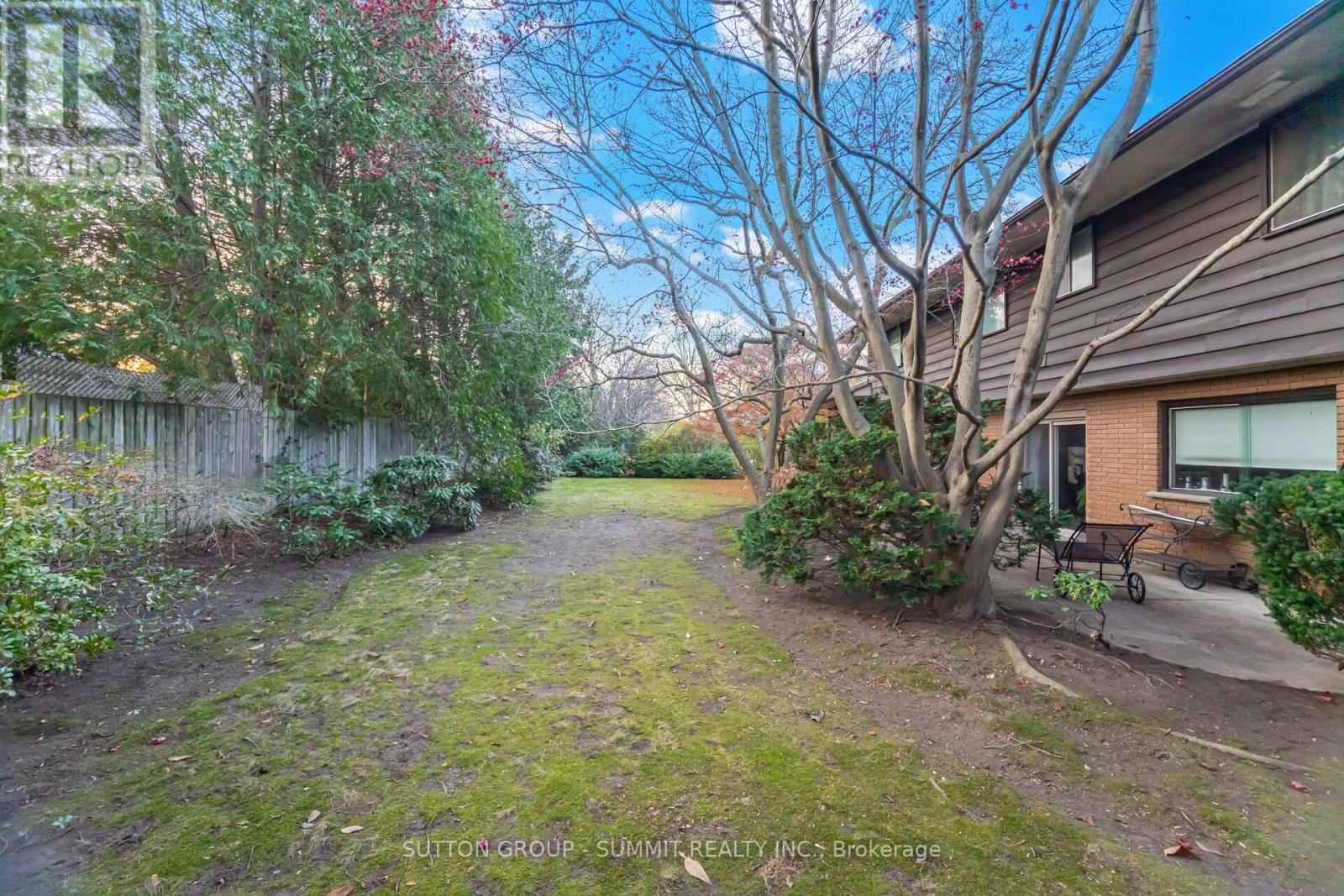 2264 Courrier Lane, Mississauga, Ontario  L5C 1V2 - Photo 14 - W12568394