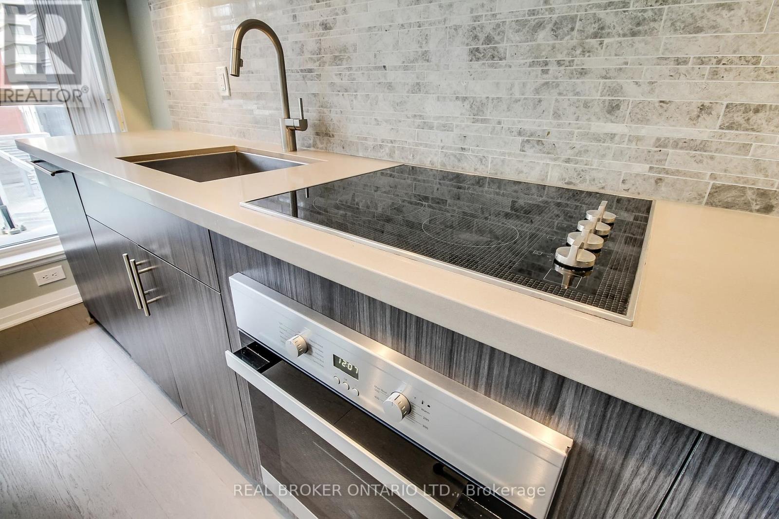 810 - 8 Mercer Street, Toronto, Ontario  M5V 0C4 - Photo 20 - C12568998