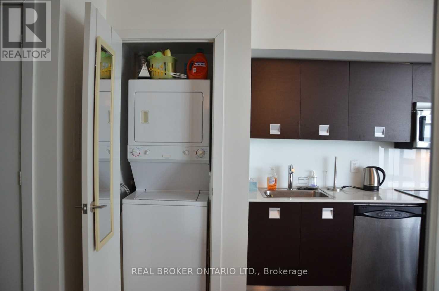 2810 - 33 Charles Street E, Toronto, Ontario  M4Y 1R9 - Photo 30 - C12569008