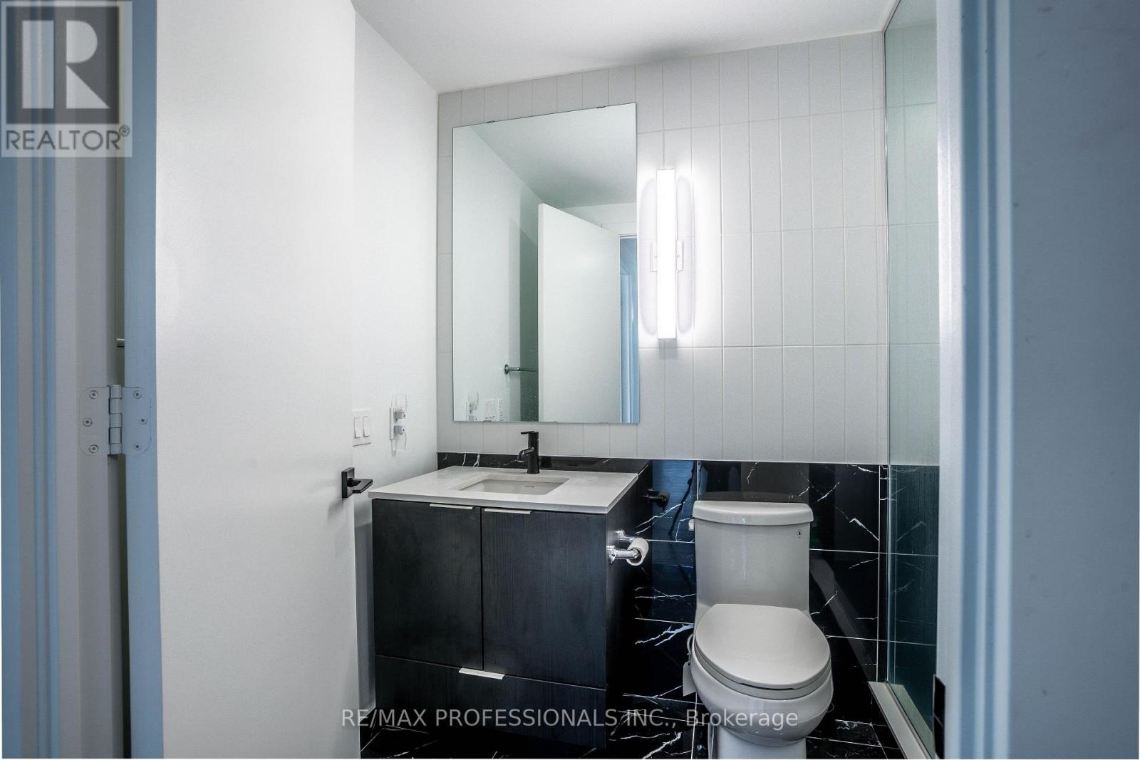 4102 - 327 King Street W, Toronto, Ontario  M5V 0W7 - Photo 14 - C12569020