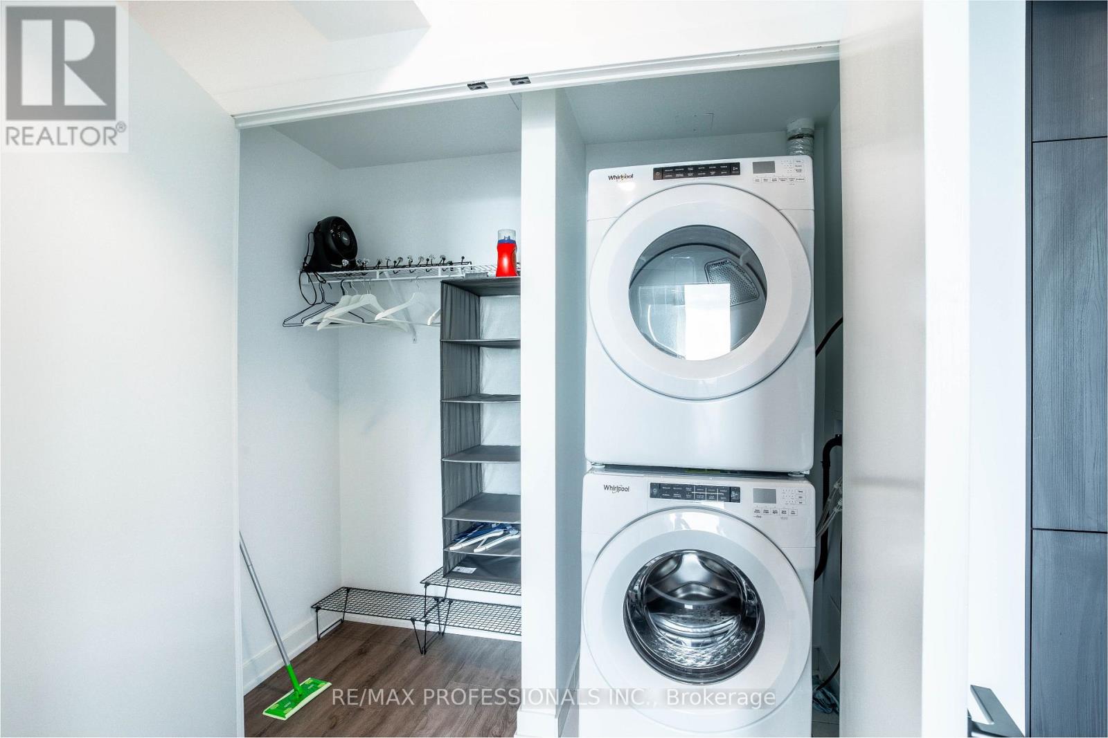 4102 - 327 King Street W, Toronto, Ontario  M5V 0W7 - Photo 8 - C12569020