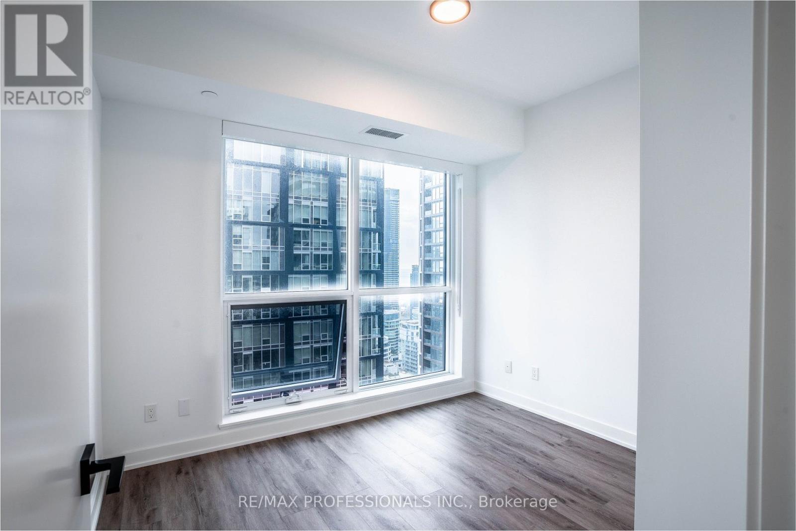 4102 - 327 King Street W, Toronto, Ontario  M5V 0W7 - Photo 9 - C12569020