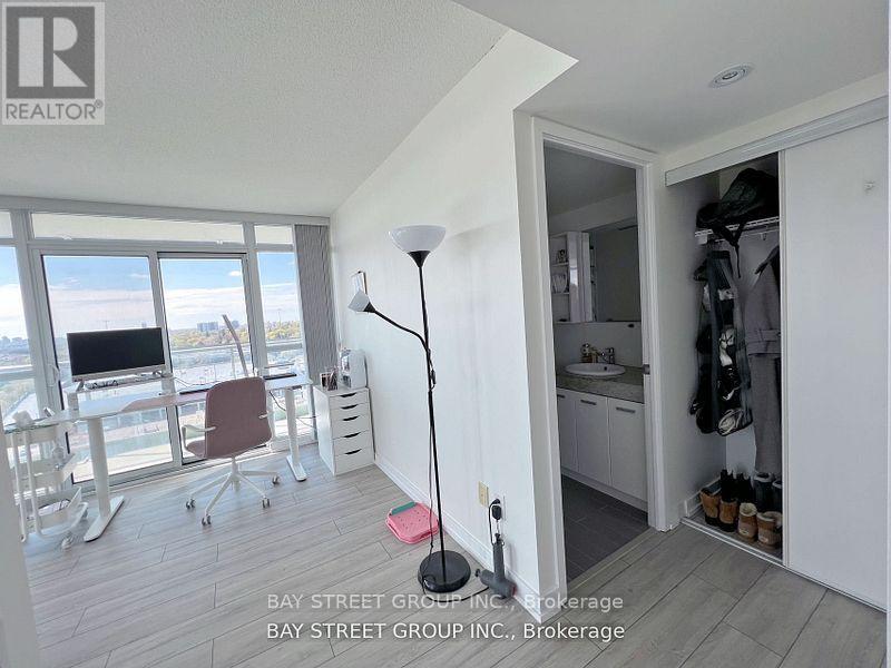 1111 - 33 Singer Court, Toronto, Ontario  M2K 0B4 - Photo 4 - C12569030