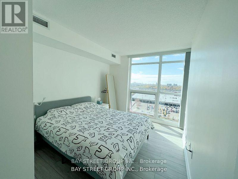 1111 - 33 Singer Court, Toronto, Ontario  M2K 0B4 - Photo 5 - C12569030