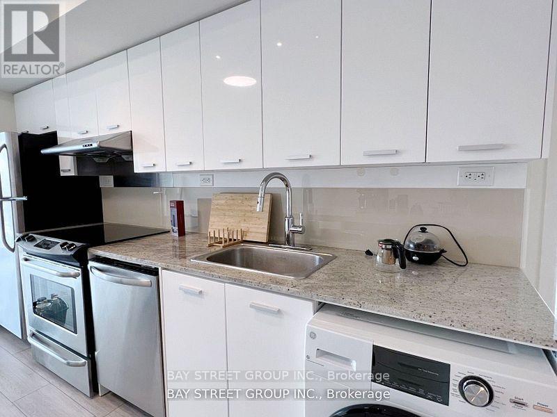 1111 - 33 Singer Court, Toronto, Ontario  M2K 0B4 - Photo 9 - C12569030