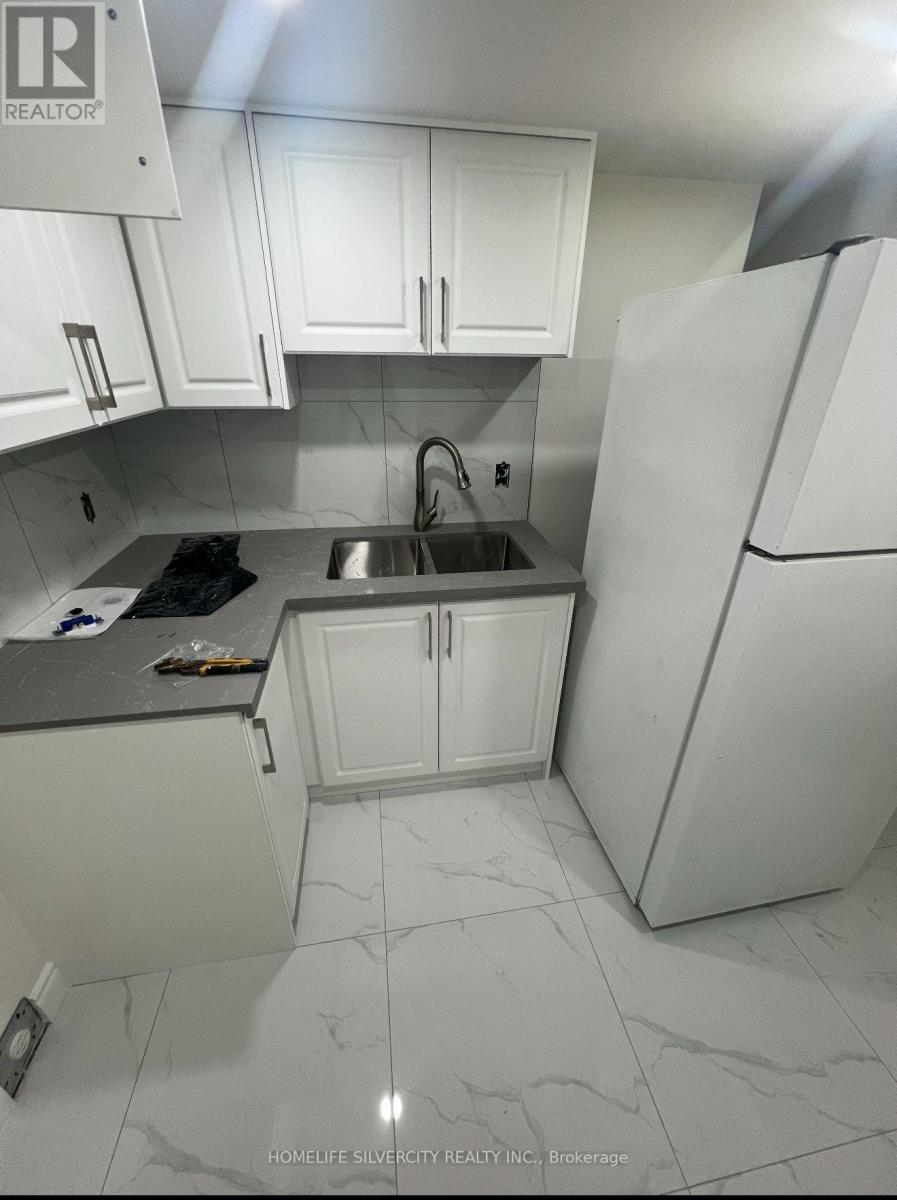 5 Caddy Drive, Toronto, Ontario  M1G 2E9 - Photo 5 - E12568974