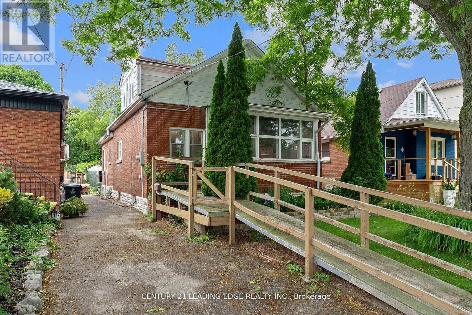 102 Kalmar Avenue N, Toronto, Ontario  M1N 3G4 - Photo 3 - E12569040