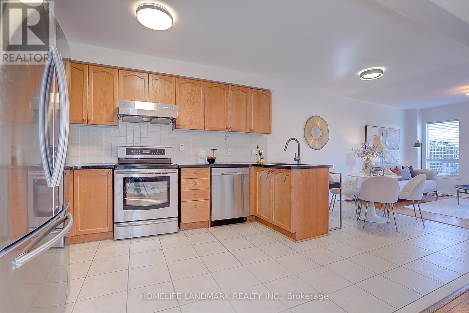 21 Raintree Drive, Markham, Ontario  L3R 5T9 - Photo 10 - N12568996