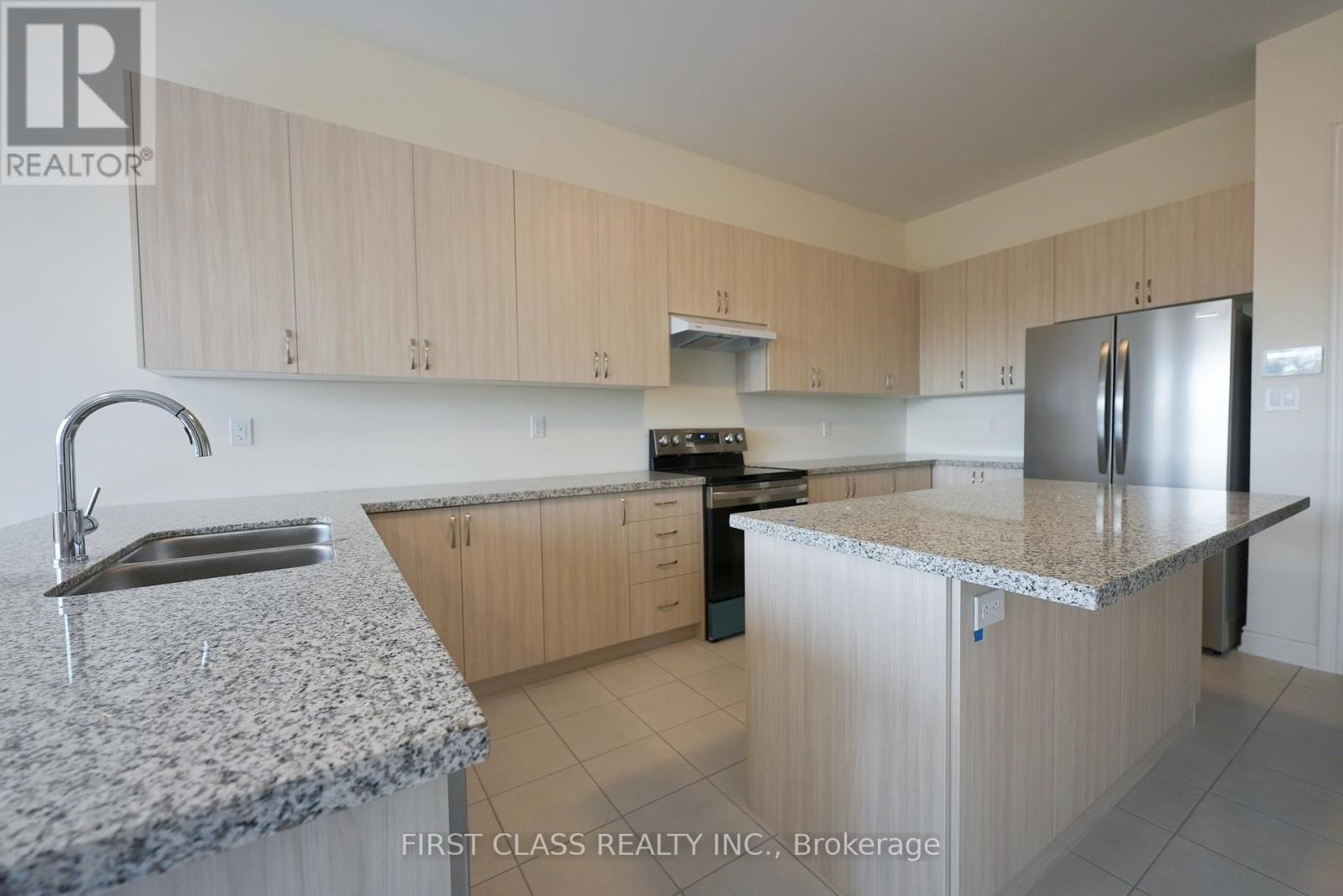 72 Boccella Crescent, Richmond Hill, Ontario  L4B 0H9 - Photo 7 - N12569014