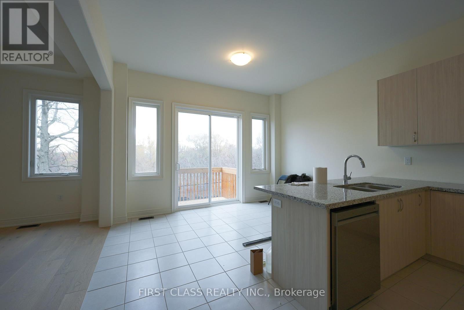 72 Boccella Crescent, Richmond Hill, Ontario  L4B 0H9 - Photo 9 - N12569014