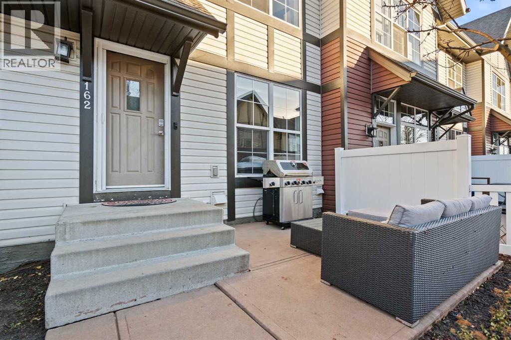162 New Brighton Villas Se, Calgary, Alberta  T2Z 0T7 - Photo 2 - A2271616