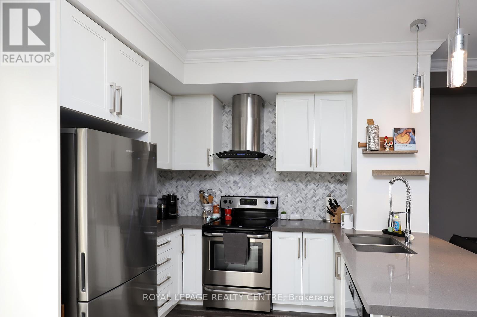 10 - 3077 Cawthra Road, Mississauga, Ontario  L5A 2X4 - Photo 6 - W12568988