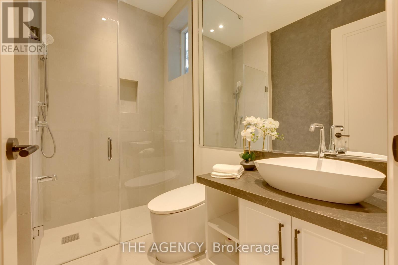 512 Weynway Court, Oakville, Ontario L6L 4G7 - Photo 24 - W12568992