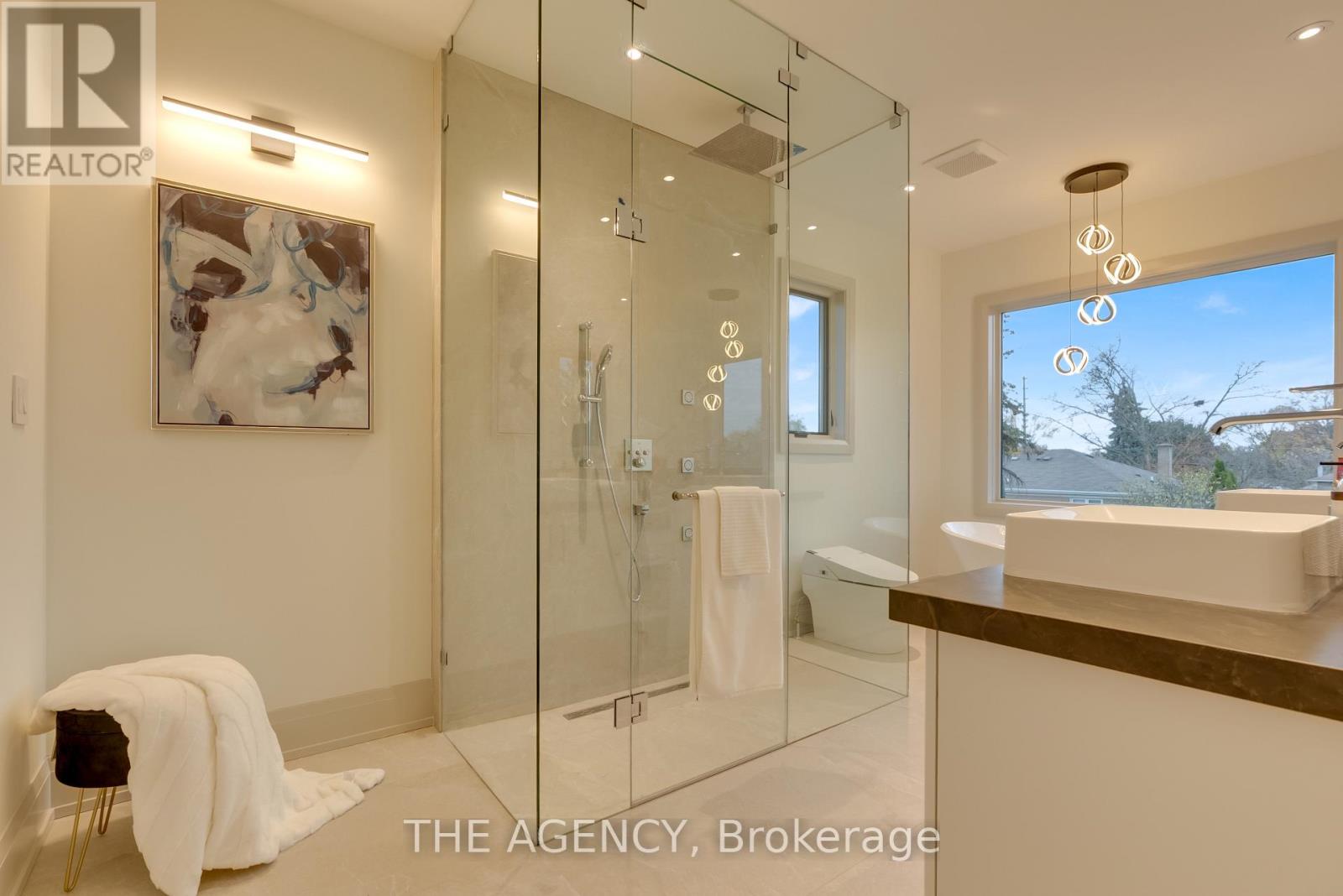 512 Weynway Court, Oakville, Ontario L6L 4G7 - Photo 33 - W12568992