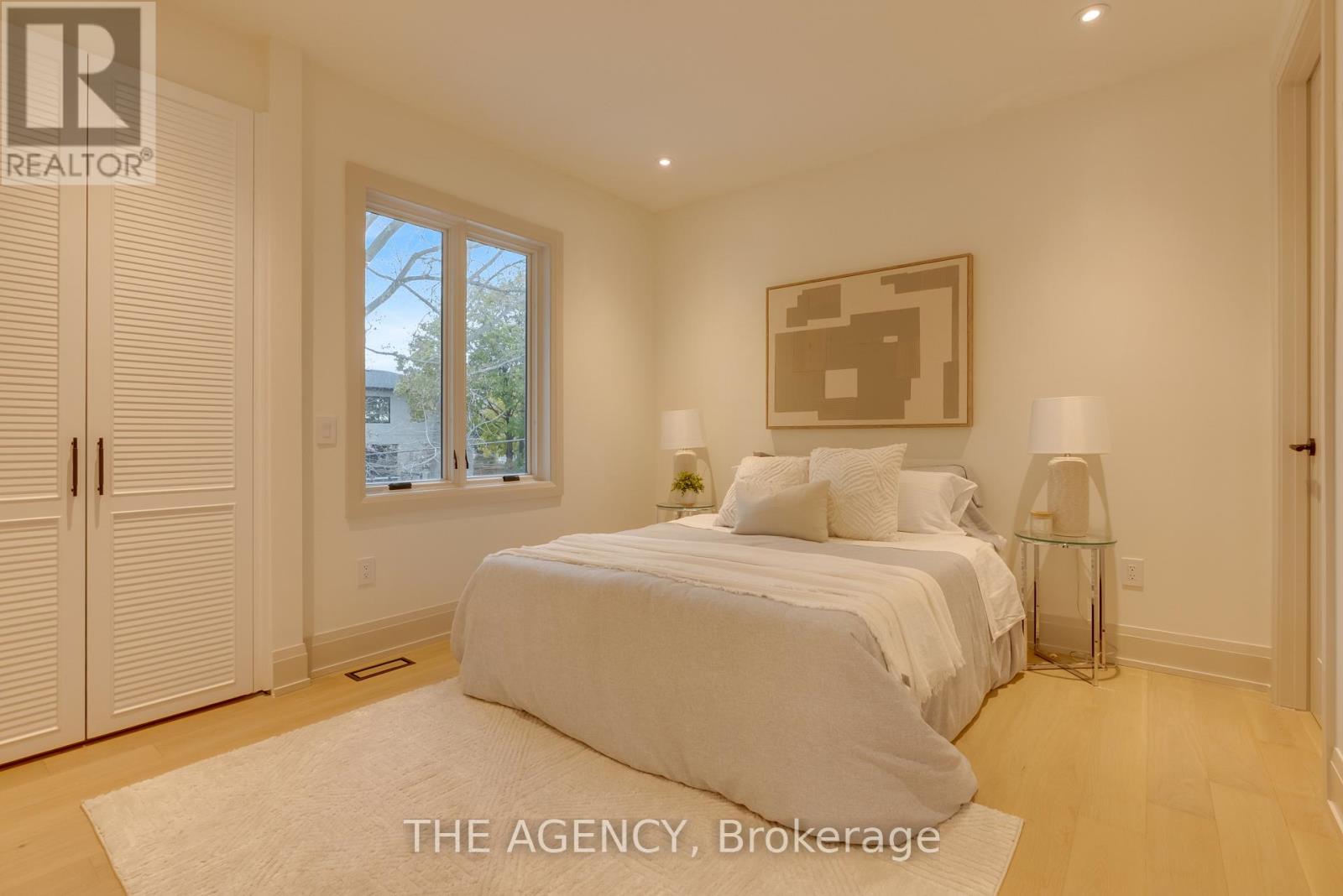 512 Weynway Court, Oakville, Ontario L6L 4G7 - Photo 37 - W12568992