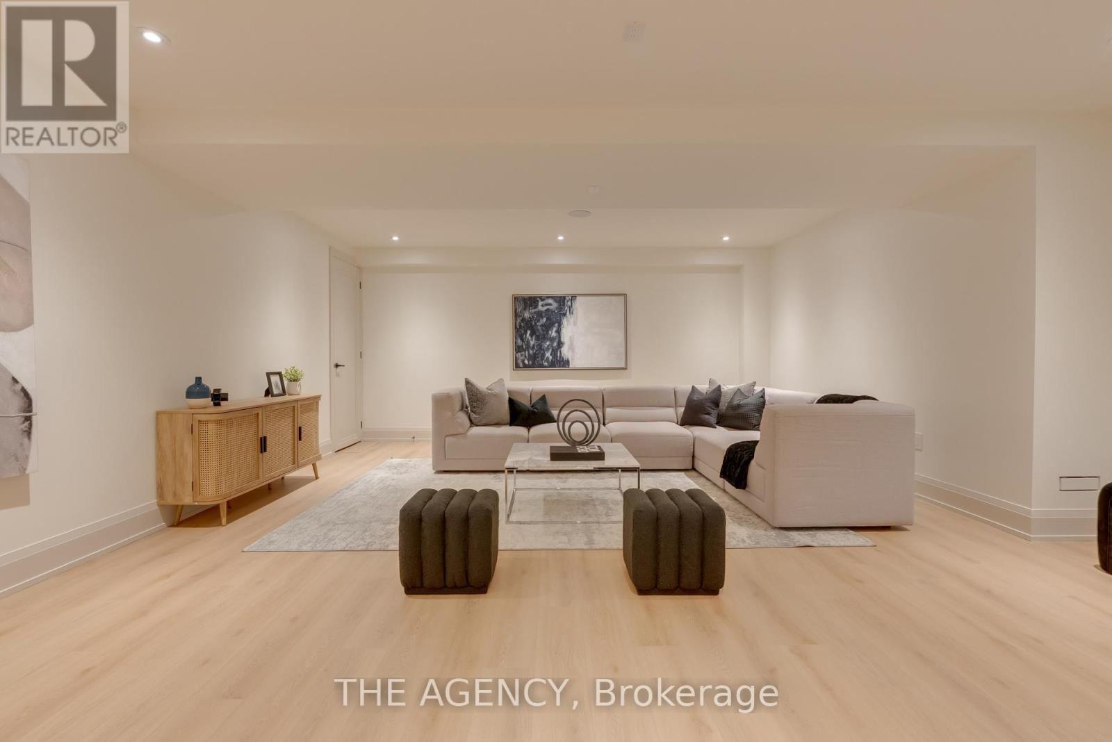 512 Weynway Court, Oakville, Ontario L6L 4G7 - Photo 45 - W12568992