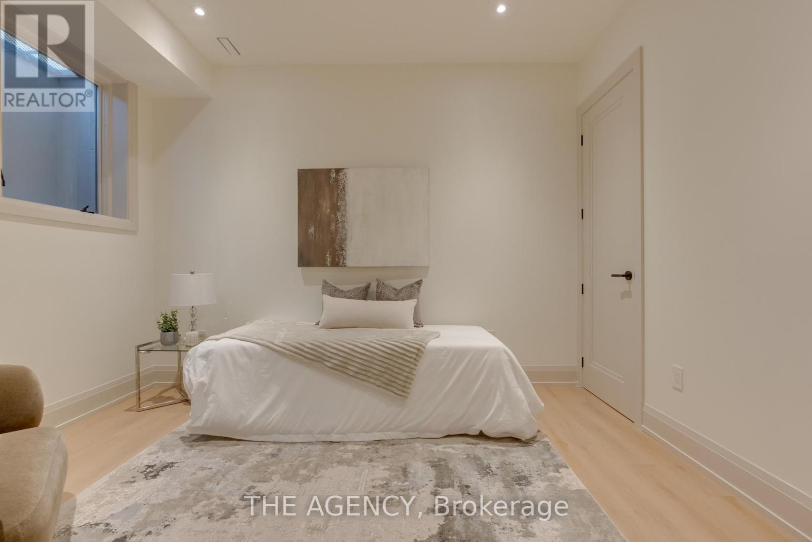 512 Weynway Court, Oakville, Ontario L6L 4G7 - Photo 46 - W12568992