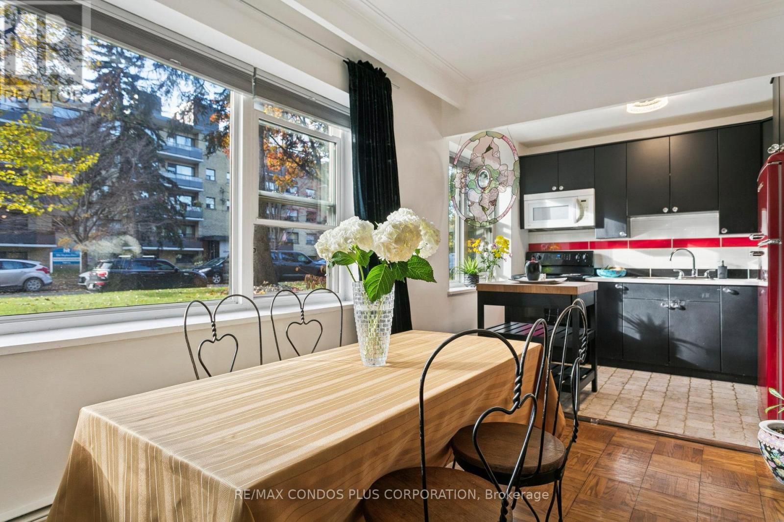 101 - 185 Stephen Drive W, Toronto (Stonegate-Queensway), Ontario  M8Y 3N5 - Photo 34 - W12569032