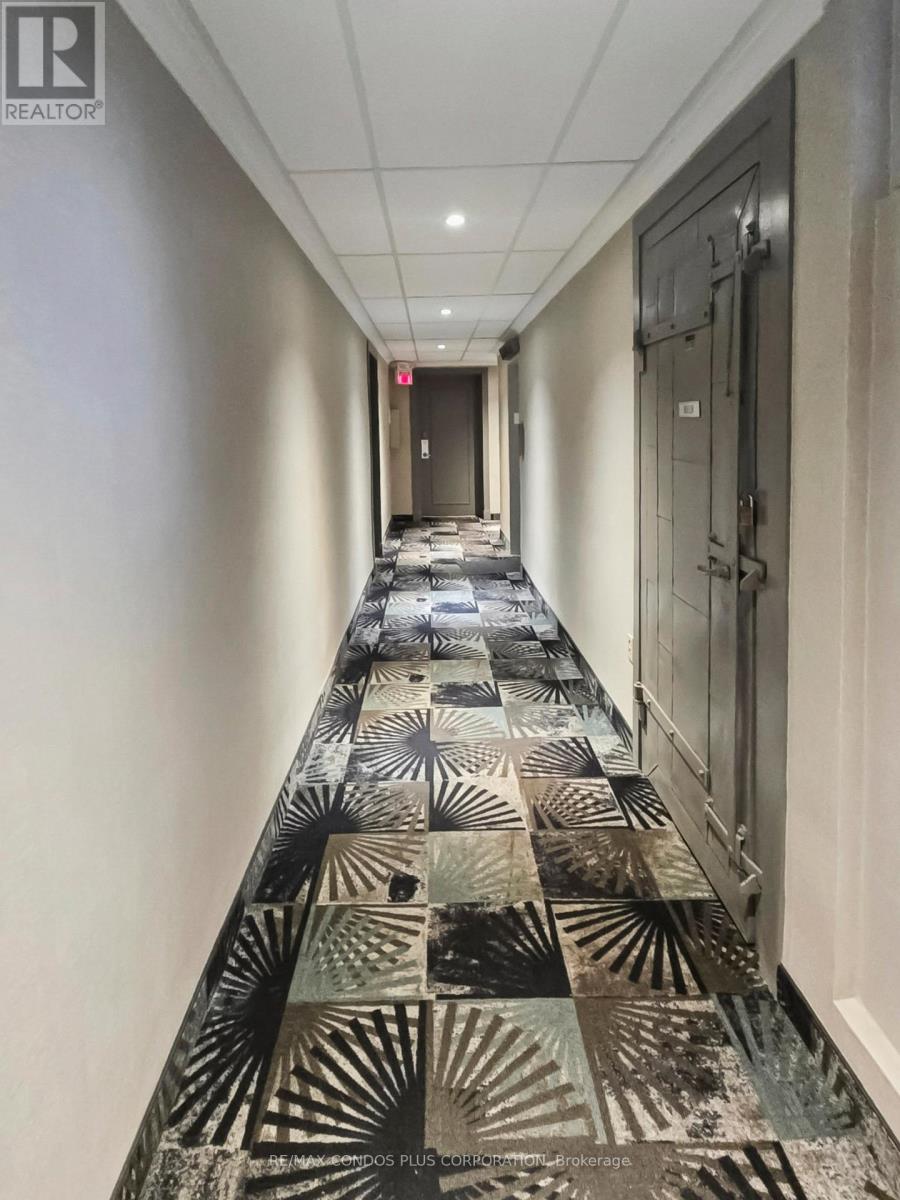 101 - 185 Stephen Drive W, Toronto, Ontario  M8Y 3N5 - Photo 6 - W12569032