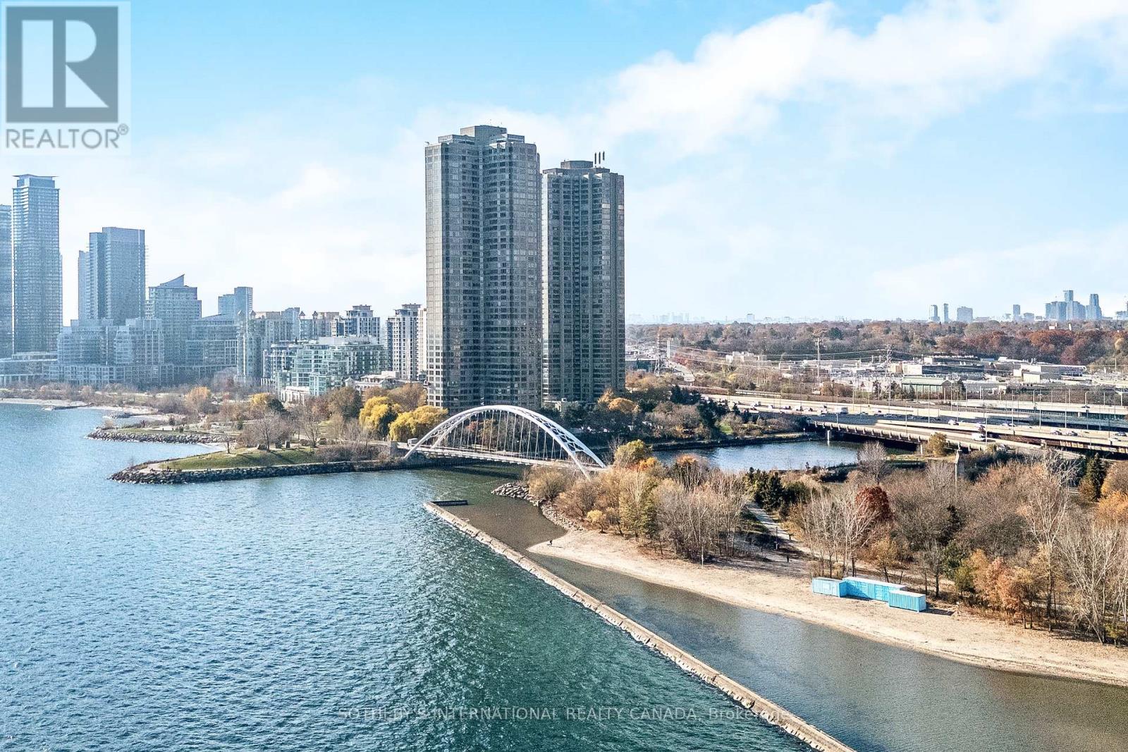 1601 - 105 The Queensway Avenue, Toronto, Ontario  M6S 5B5 - Photo 38 - W12566726