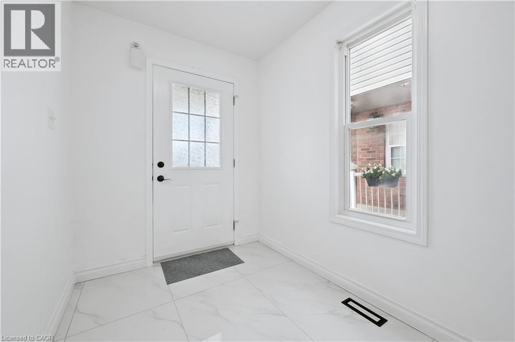 114 Woodbine Avenue, Kitchener, Ontario  N2R 1X4 - Photo 5 - 40784381