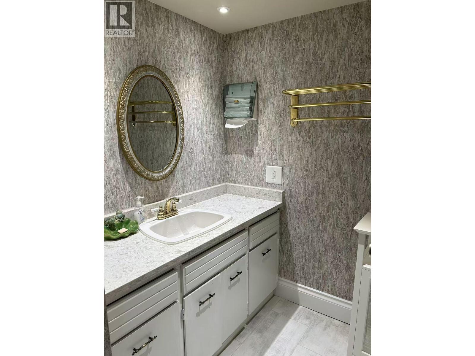 Minoru, Richmond, British Columbia  V6Y 1Z2 - Photo 8 - R3069458