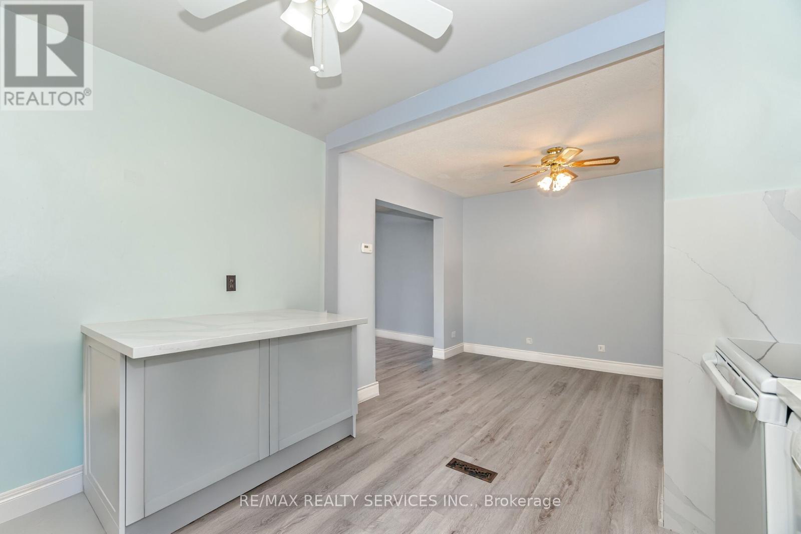 84 Sutherland Avenue, Brampton, Ontario  L6V 2H7 - Photo 13 - W12539018