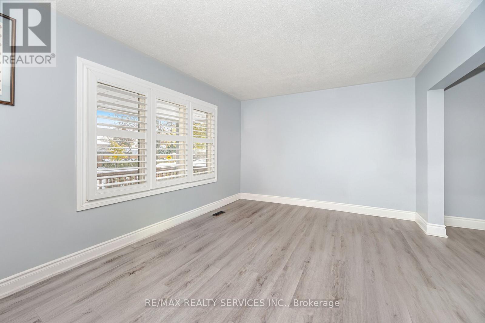 84 Sutherland Avenue, Brampton, Ontario  L6V 2H7 - Photo 11 - W12539018