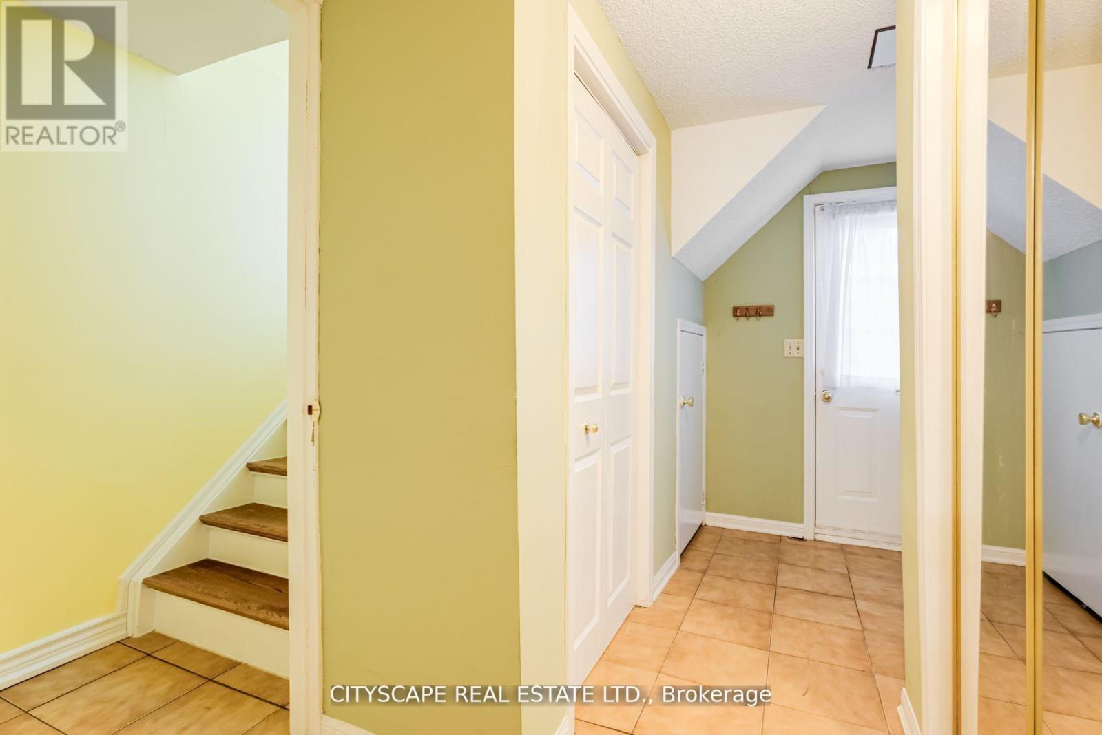 22 Jade Crescent, Brampton, Ontario  L6S 3H1 - Photo 15 - W12569018