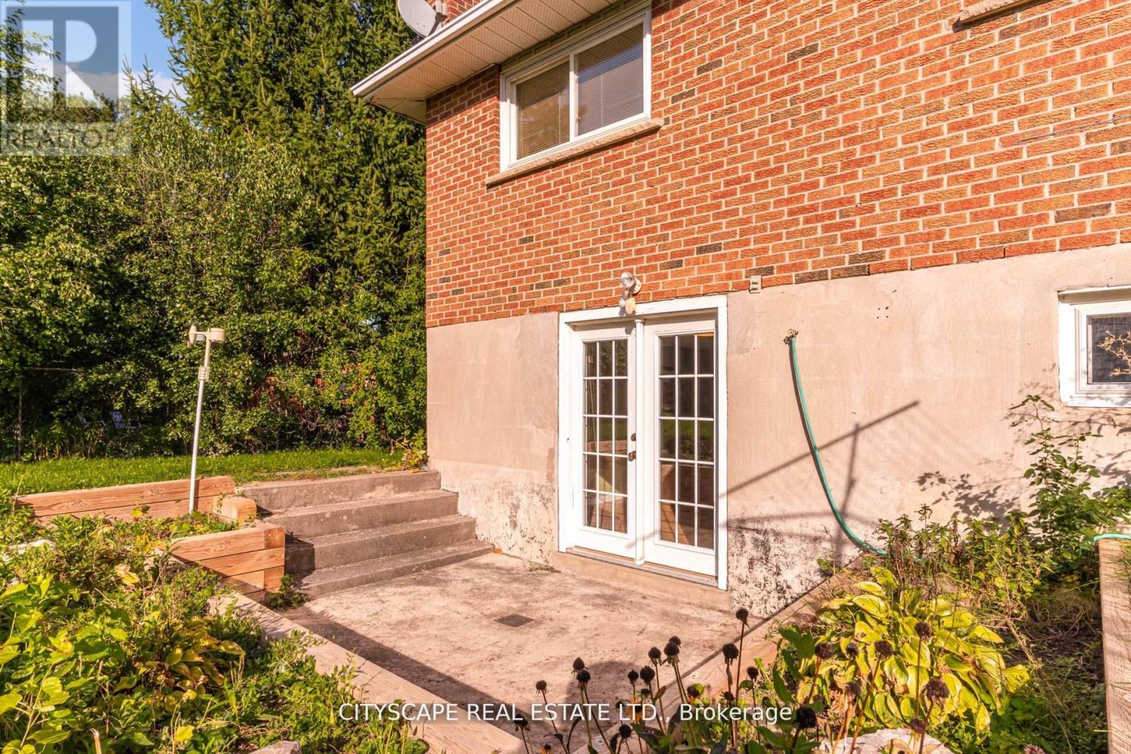 22 Jade Crescent, Brampton, Ontario  L6S 3H1 - Photo 25 - W12569018