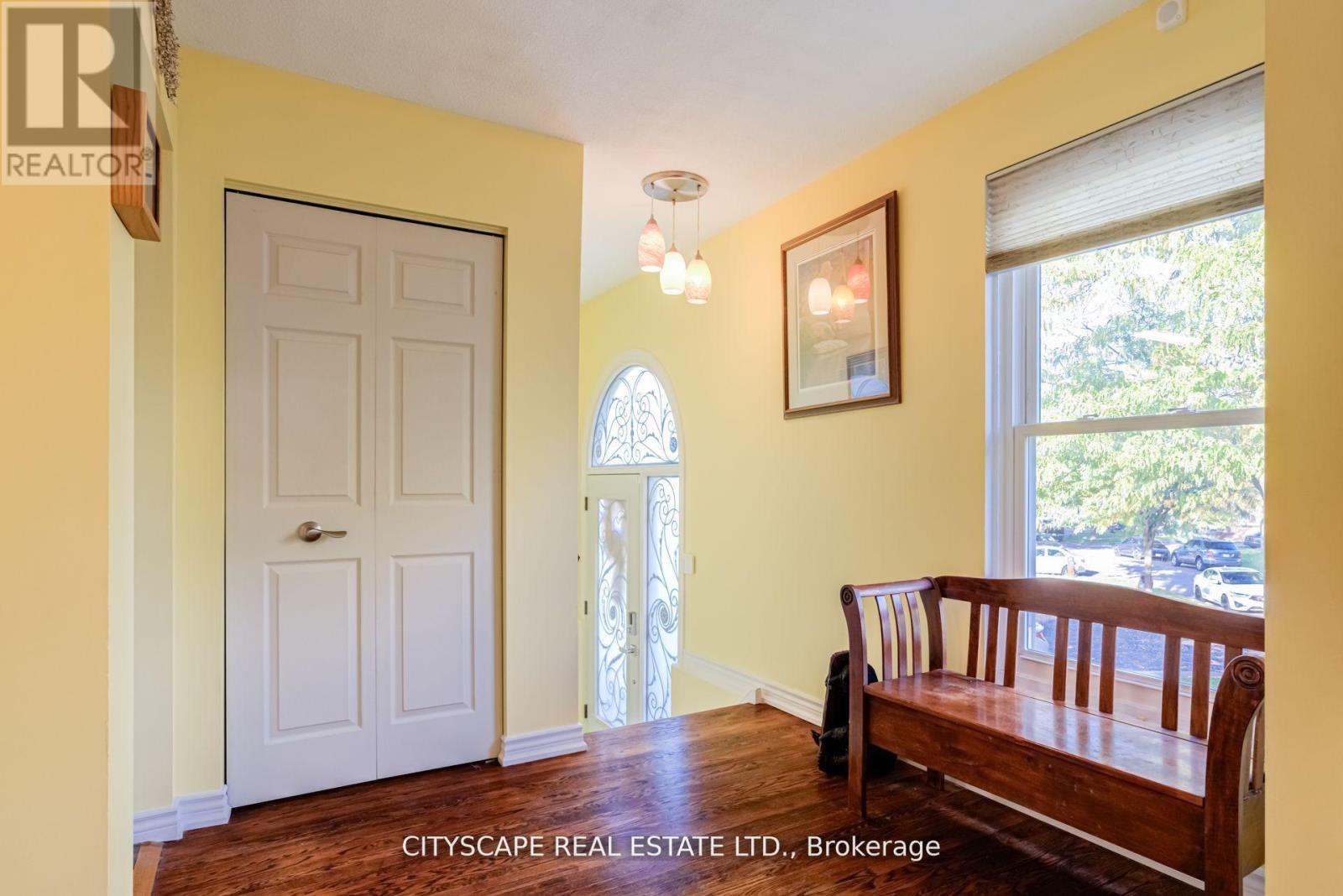 22 Jade Crescent, Brampton, Ontario  L6S 3H1 - Photo 8 - W12569018