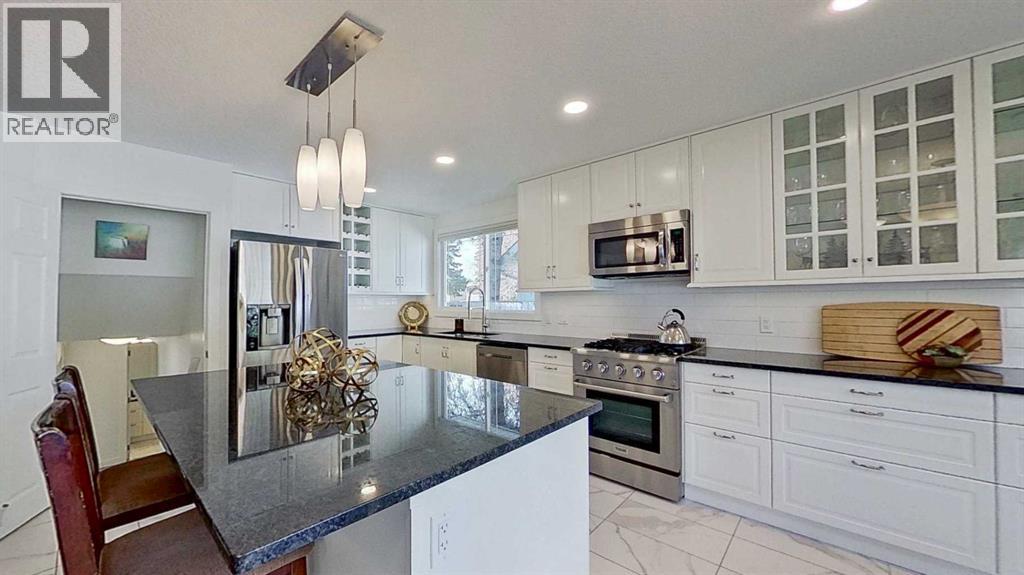 2932 Lathom Crescent Sw, Calgary, Alberta  T5E 5W7 - Photo 10 - A2270024