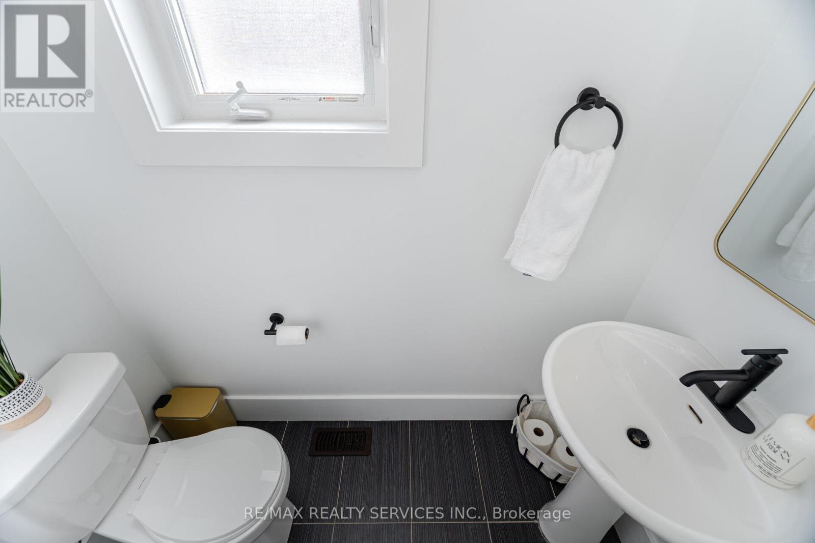 30 Hamilton Court, Caledon, Ontario  L7C 3W2 - Photo 14 - W12569064