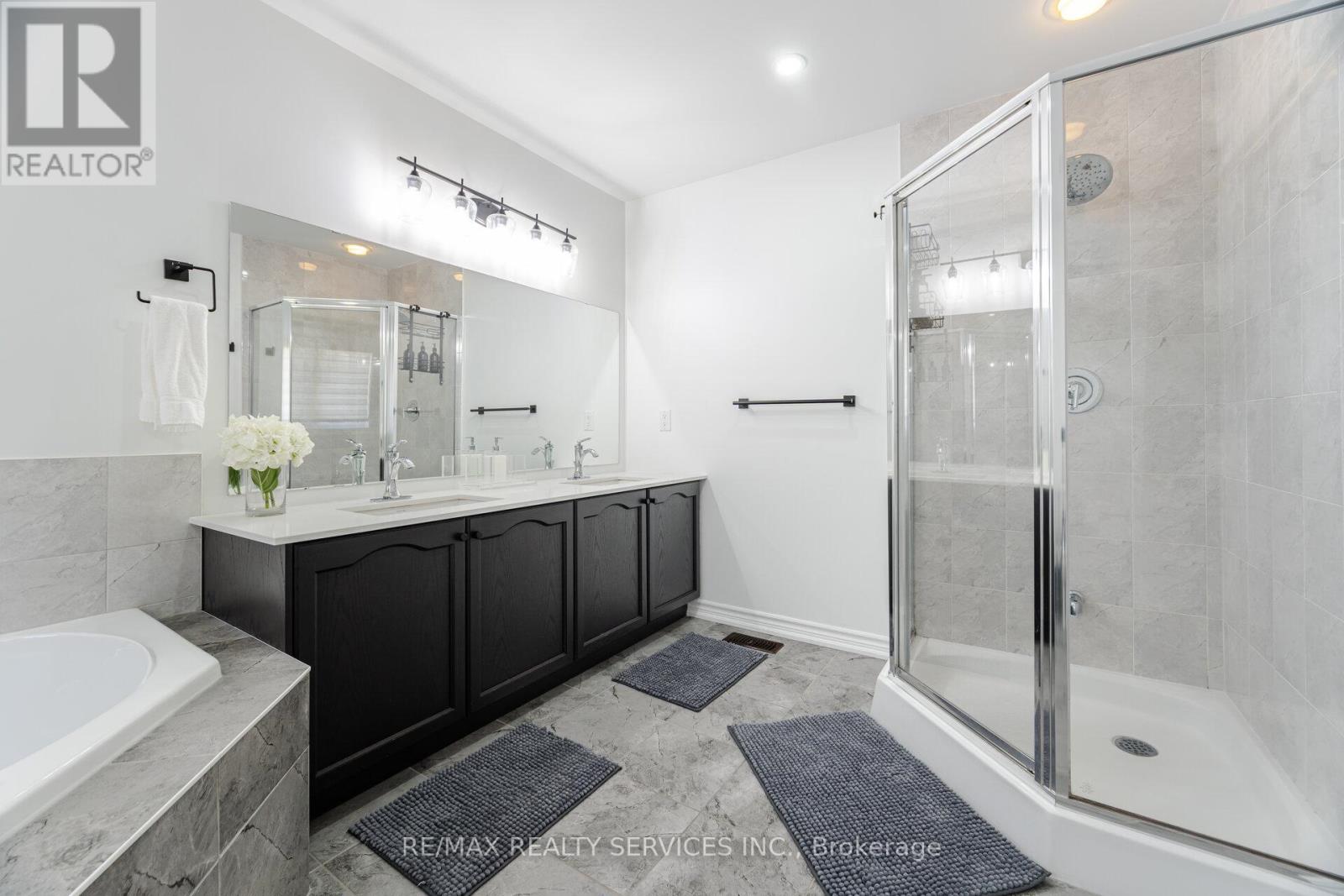 30 Hamilton Court, Caledon, Ontario  L7C 3W2 - Photo 19 - W12569064